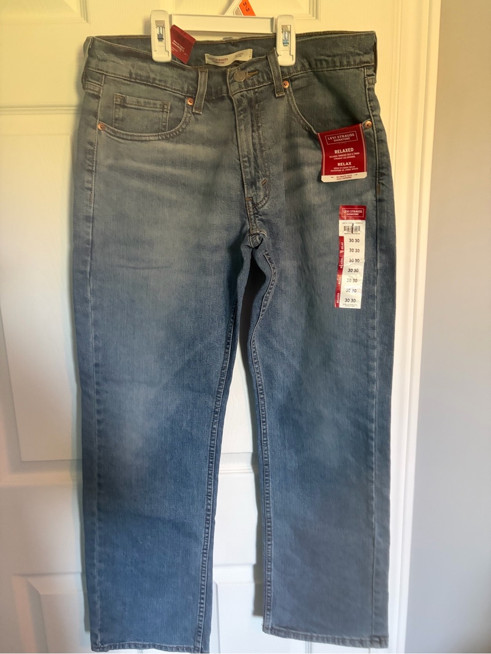 Levi's Men's Relaxed Jeans in Light Blue Wash